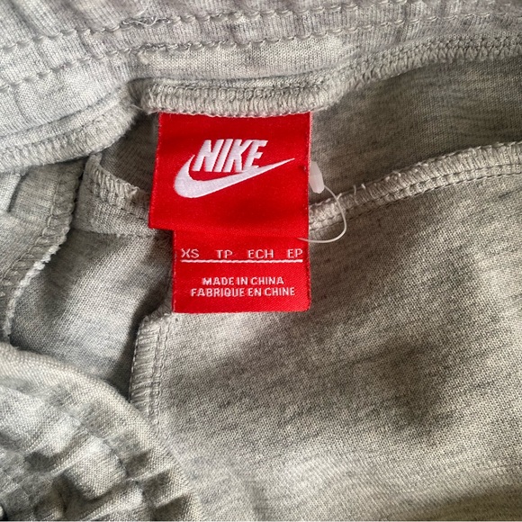 Grey Nike tech fleece - Picture 3 of 7